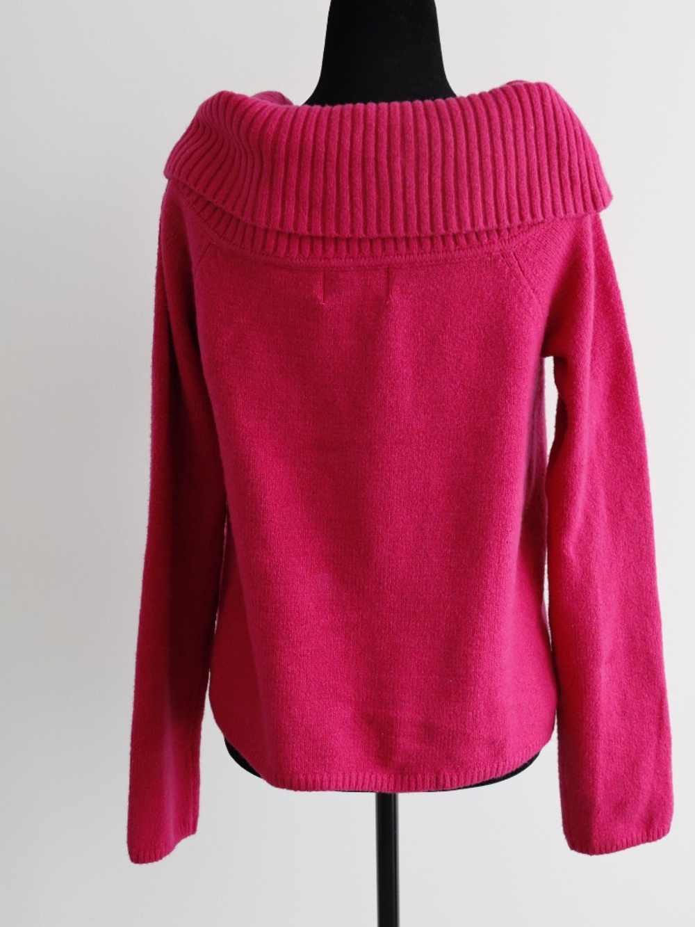 Old Navy Berryfine Off-the-Shoulder Top - Picture 6 of 6